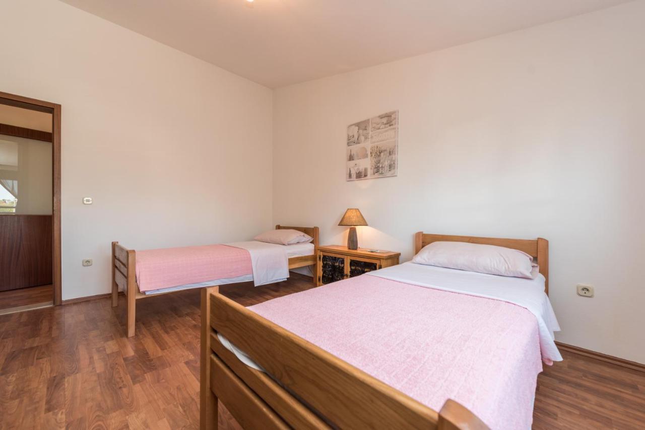 Apartment Astoria ザトン エクステリア 写真